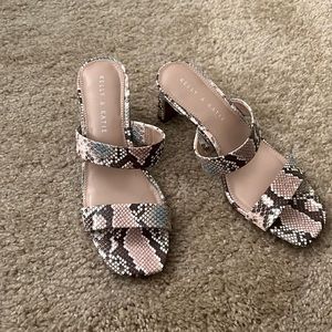 Kelly & Katie size 8M Snake Skin Sandals